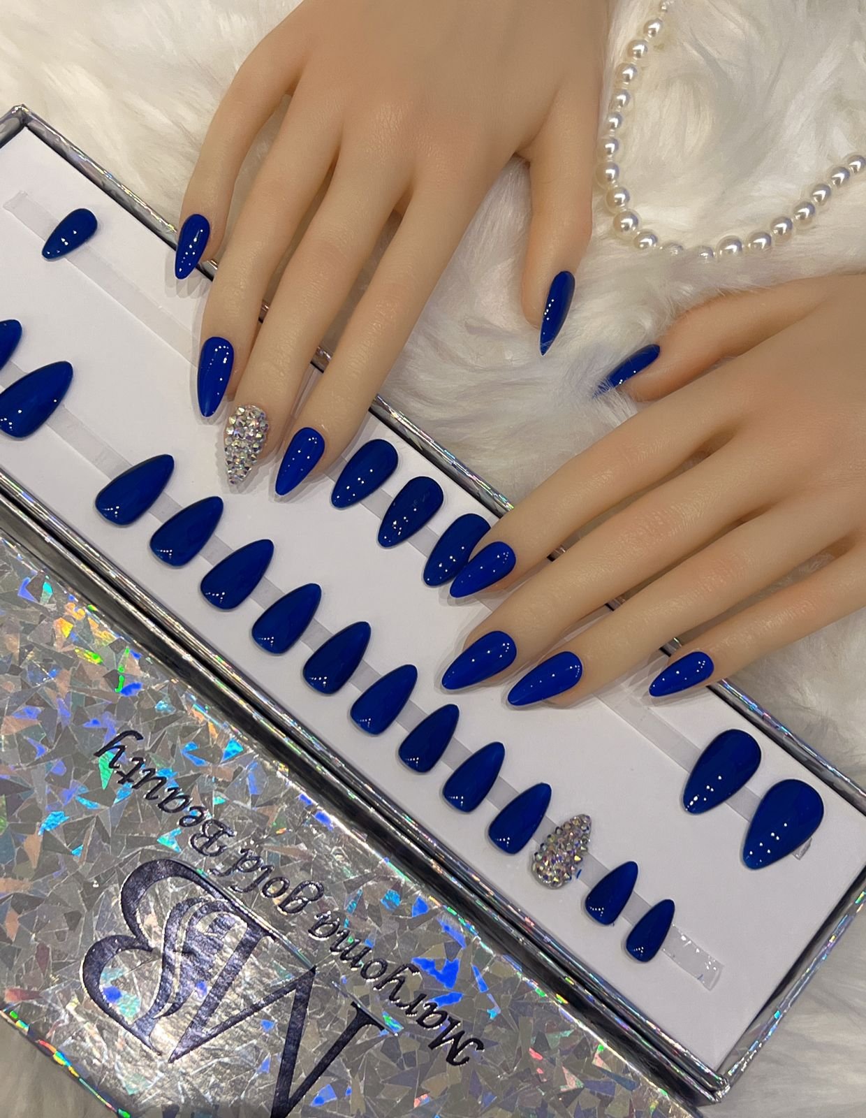 Royal Blue & Glitters - الصورة 3