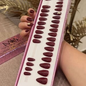 حاد عنابي غامق مع كريستال
