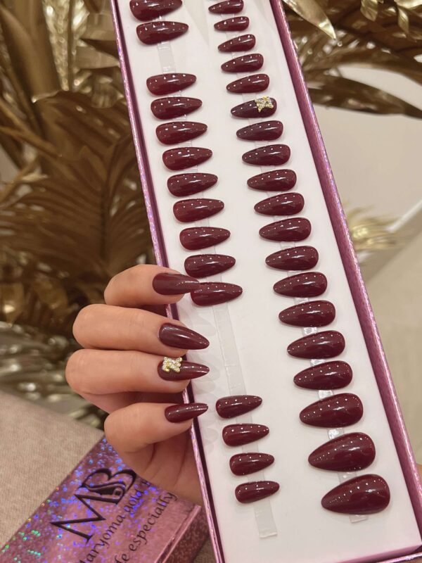 حاد عنابي غامق مع كريستال