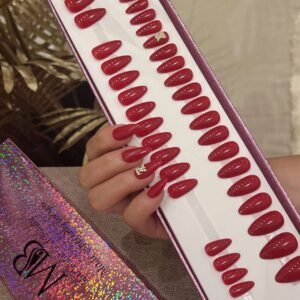 حاد أحمر مع كريستال