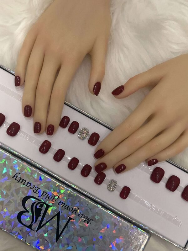 maroon short square