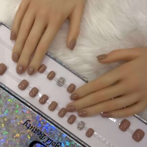 nude short square with crystal
