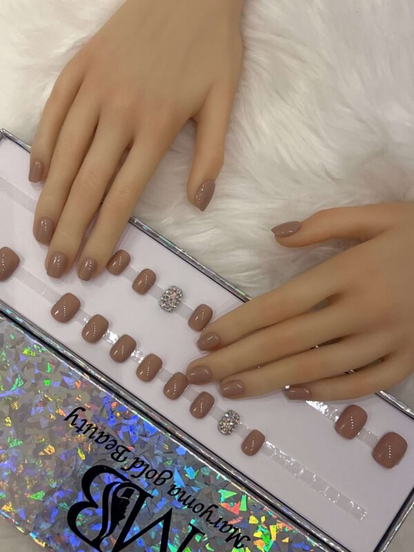 nude short square with crystal