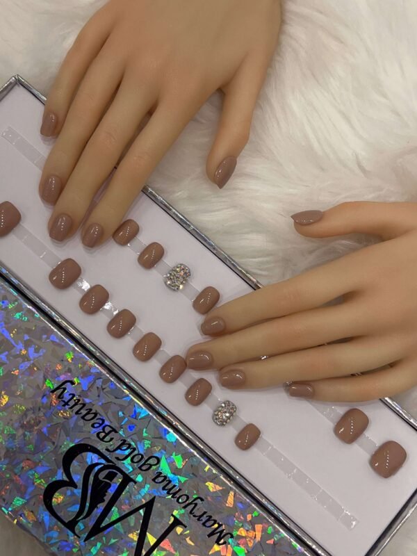 nude short square with crystal