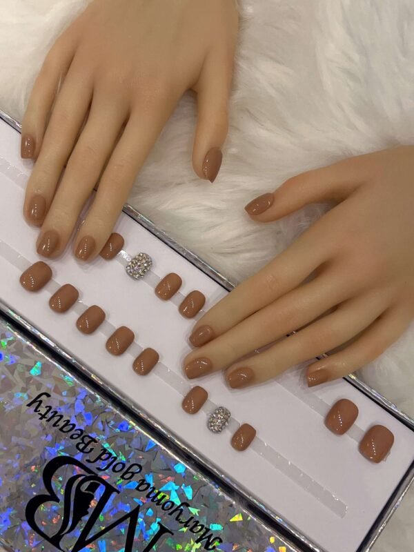 nude short square with crystal