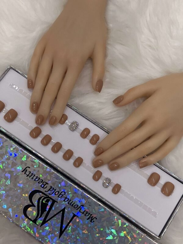 nude short square with crystal